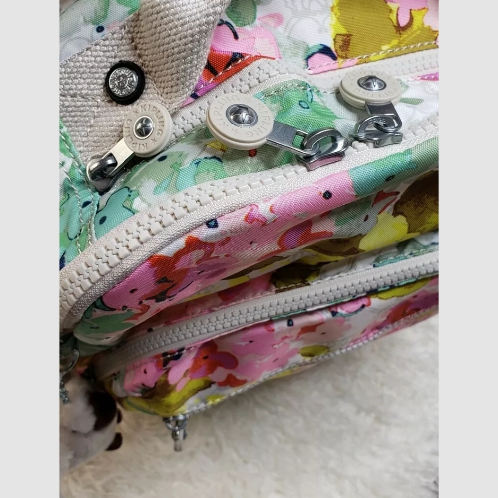 🆕️ Kipling Seoul Luscious Floral White Backpa… - Picture 4 of 7